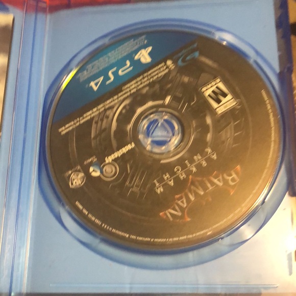 PS4 Batman game. Slightly used, come smoke free home - Picture 2 of 3